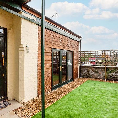 Byevo Oswestry Barn - Quirky Romantic Retreat Or Cosy Contractor Base Exteriör bild