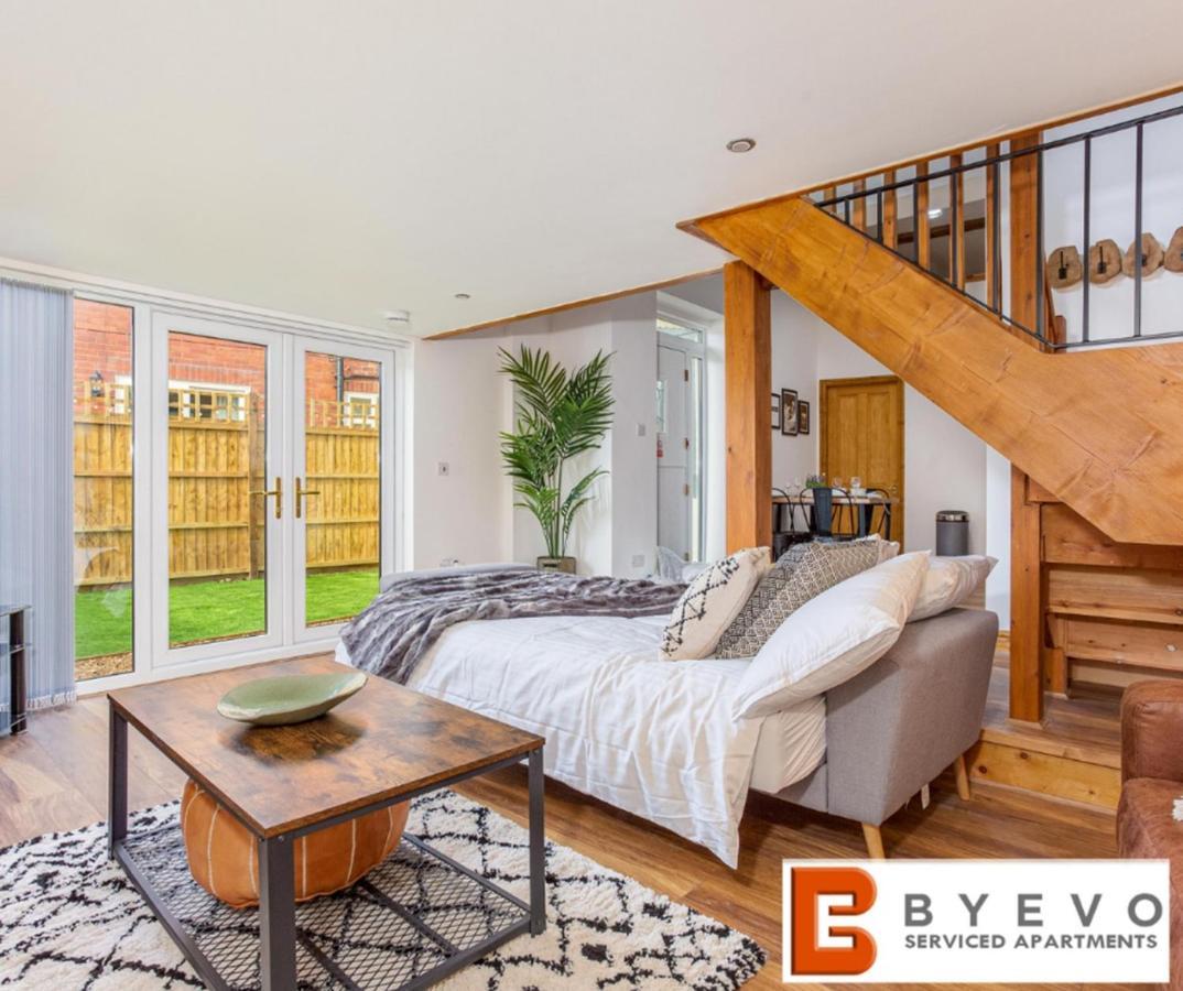 Byevo Oswestry Barn - Quirky Romantic Retreat Or Cosy Contractor Base Exteriör bild