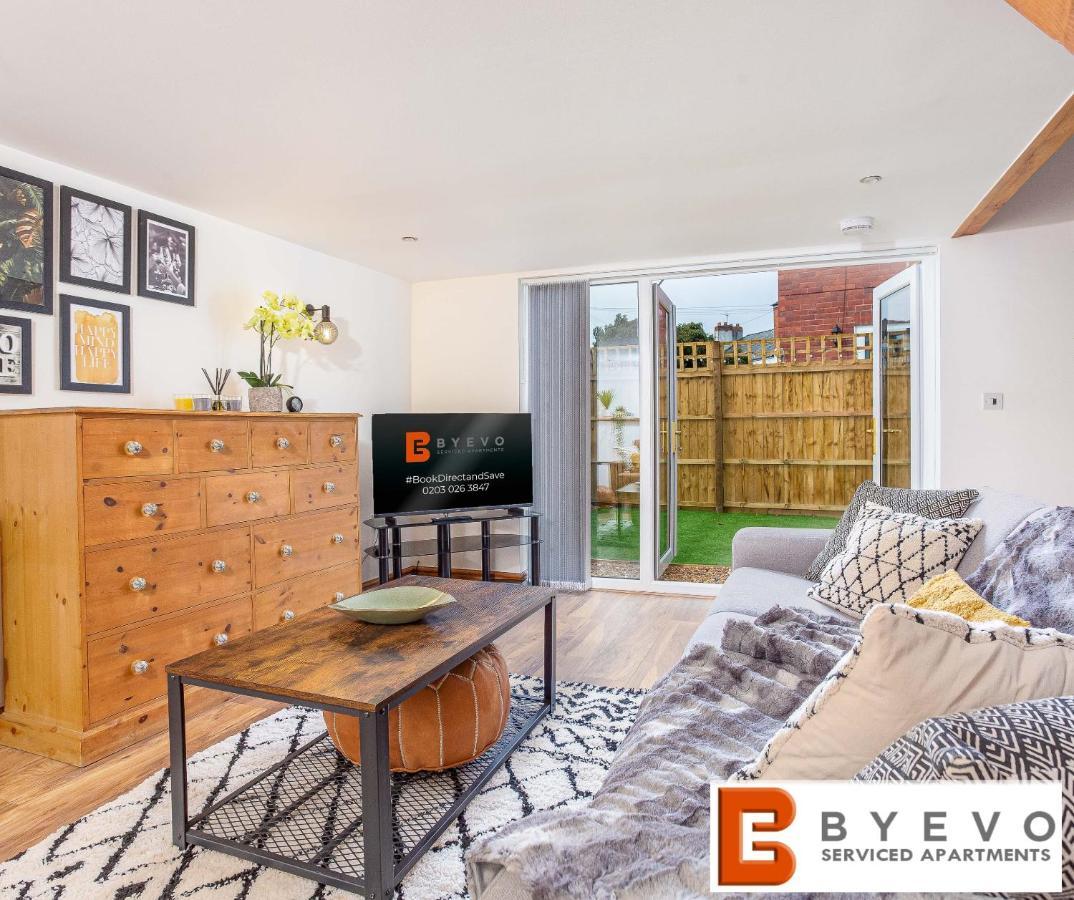 Byevo Oswestry Barn - Quirky Romantic Retreat Or Cosy Contractor Base Exteriör bild