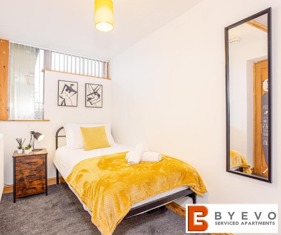 Byevo Oswestry Barn - Quirky Romantic Retreat Or Cosy Contractor Base Exteriör bild