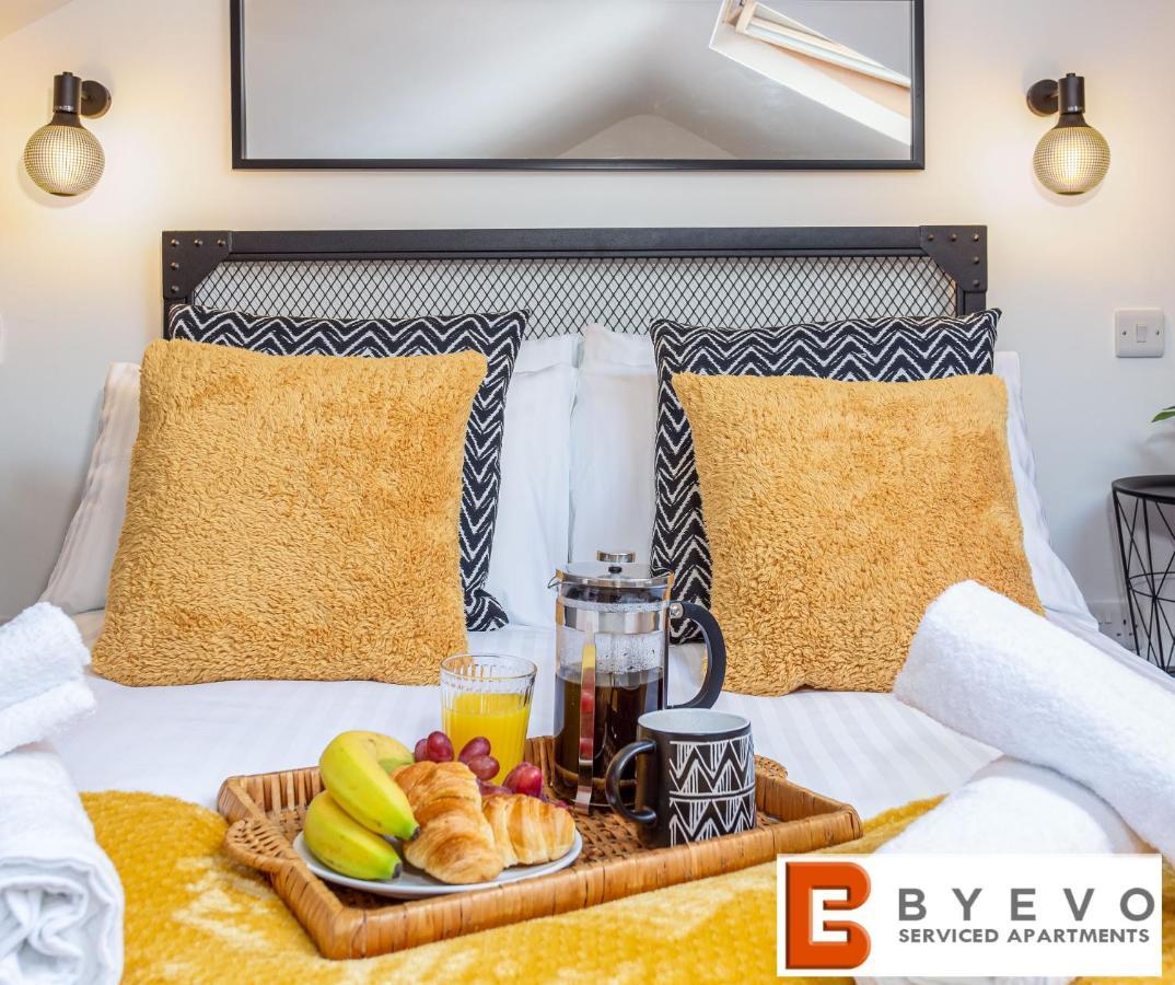 Byevo Oswestry Barn - Quirky Romantic Retreat Or Cosy Contractor Base Exteriör bild