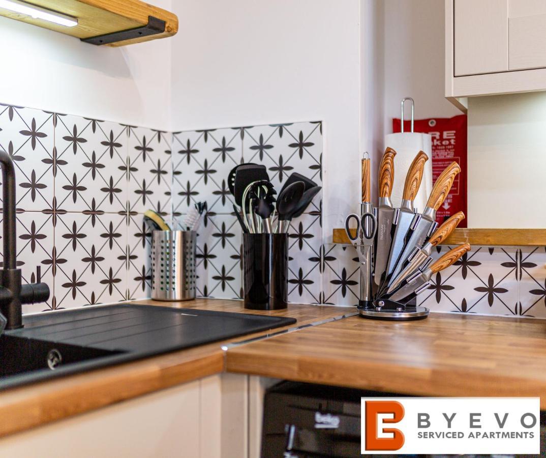 Byevo Oswestry Barn - Quirky Romantic Retreat Or Cosy Contractor Base Exteriör bild