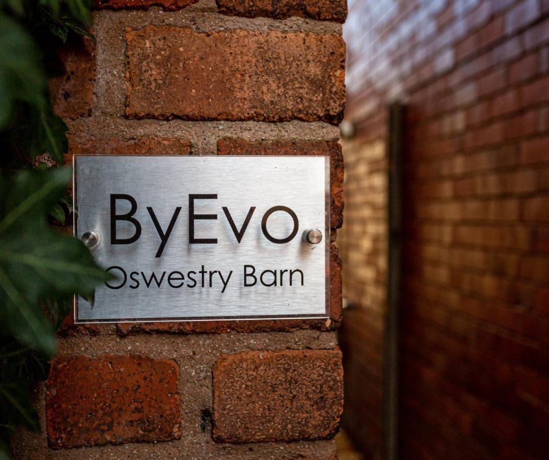 Byevo Oswestry Barn - Quirky Romantic Retreat Or Cosy Contractor Base Exteriör bild