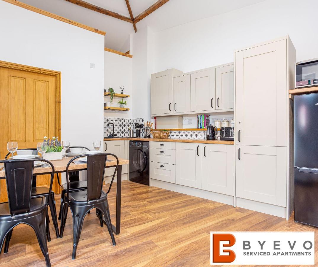Byevo Oswestry Barn - Quirky Romantic Retreat Or Cosy Contractor Base Exteriör bild