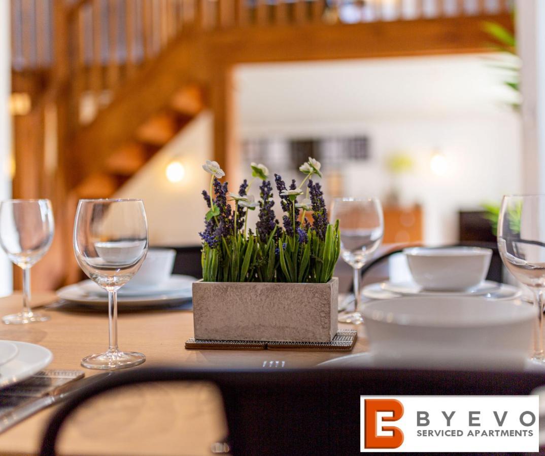 Byevo Oswestry Barn - Quirky Romantic Retreat Or Cosy Contractor Base Exteriör bild